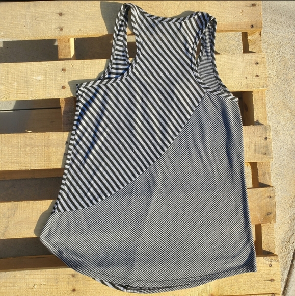 Weavers Tank Top - Picture 2 of 3